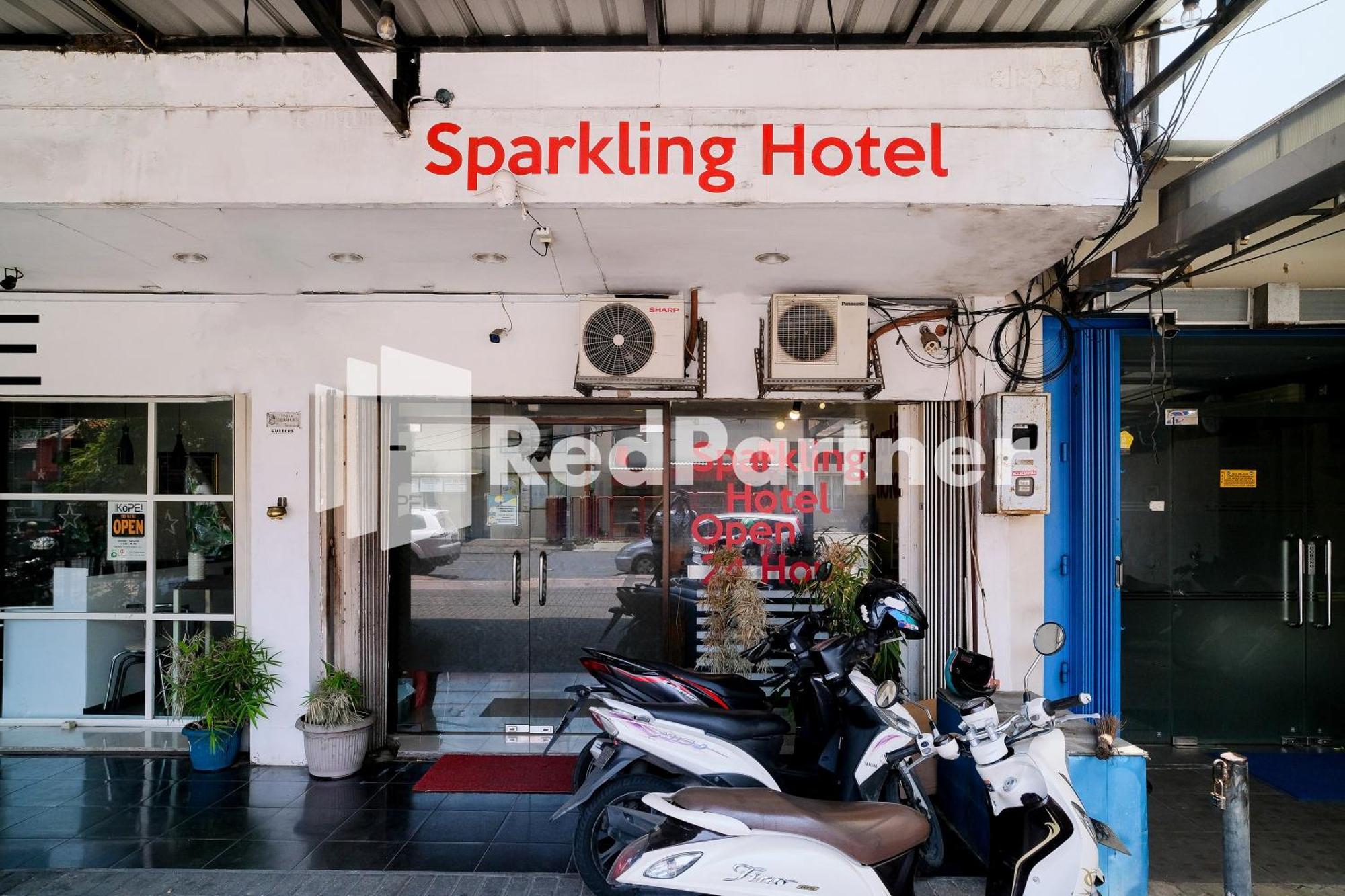 Sparkling Hotel RedPartner Surabaya Exteriör bild